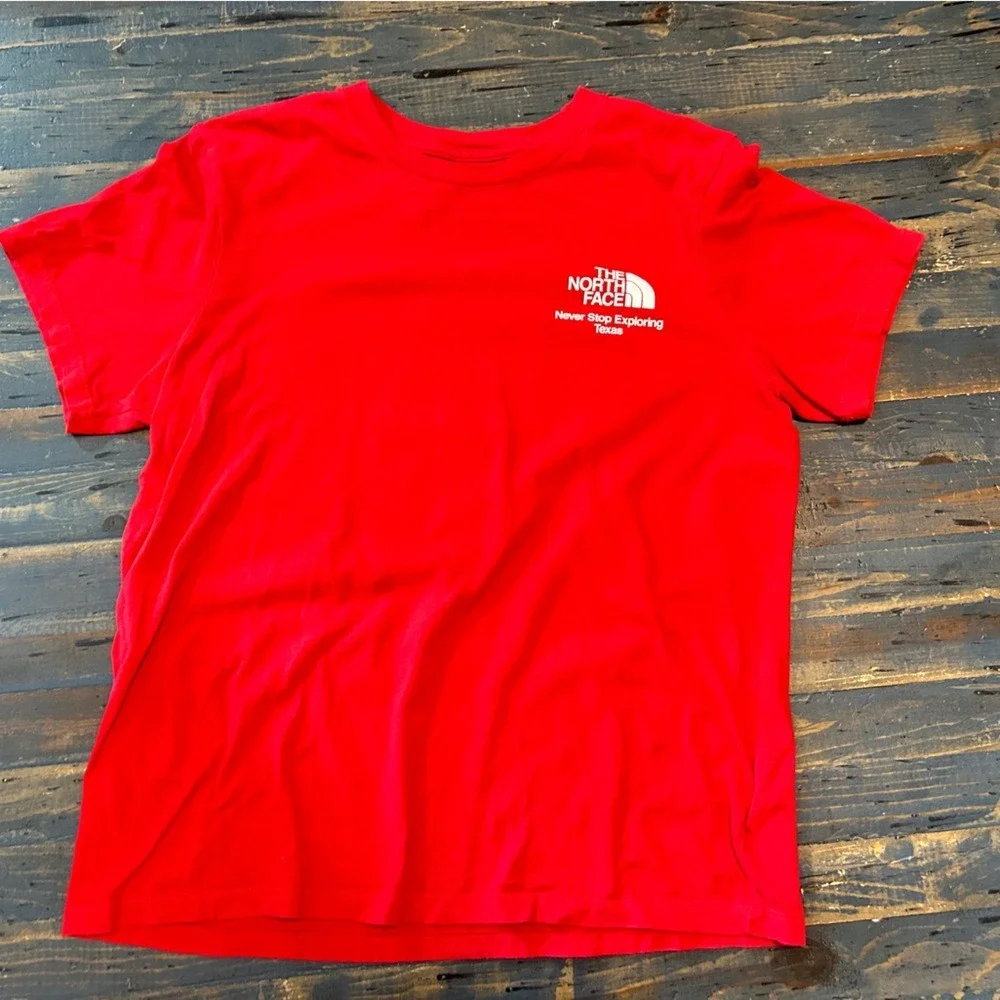 The North Face Red T-Shirt Medium Activewear‎ Sporty